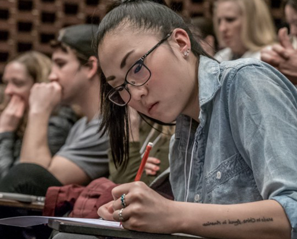 学生参加正规赌博十大平台排行多元化峰会.